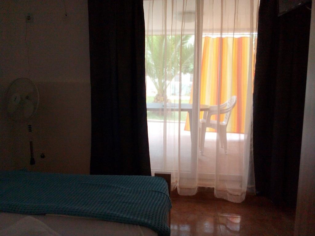 Apartments Idolga Бар Стая снимка