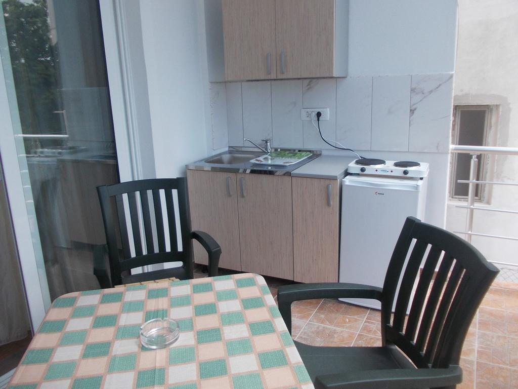 Apartments Idolga Бар Стая снимка