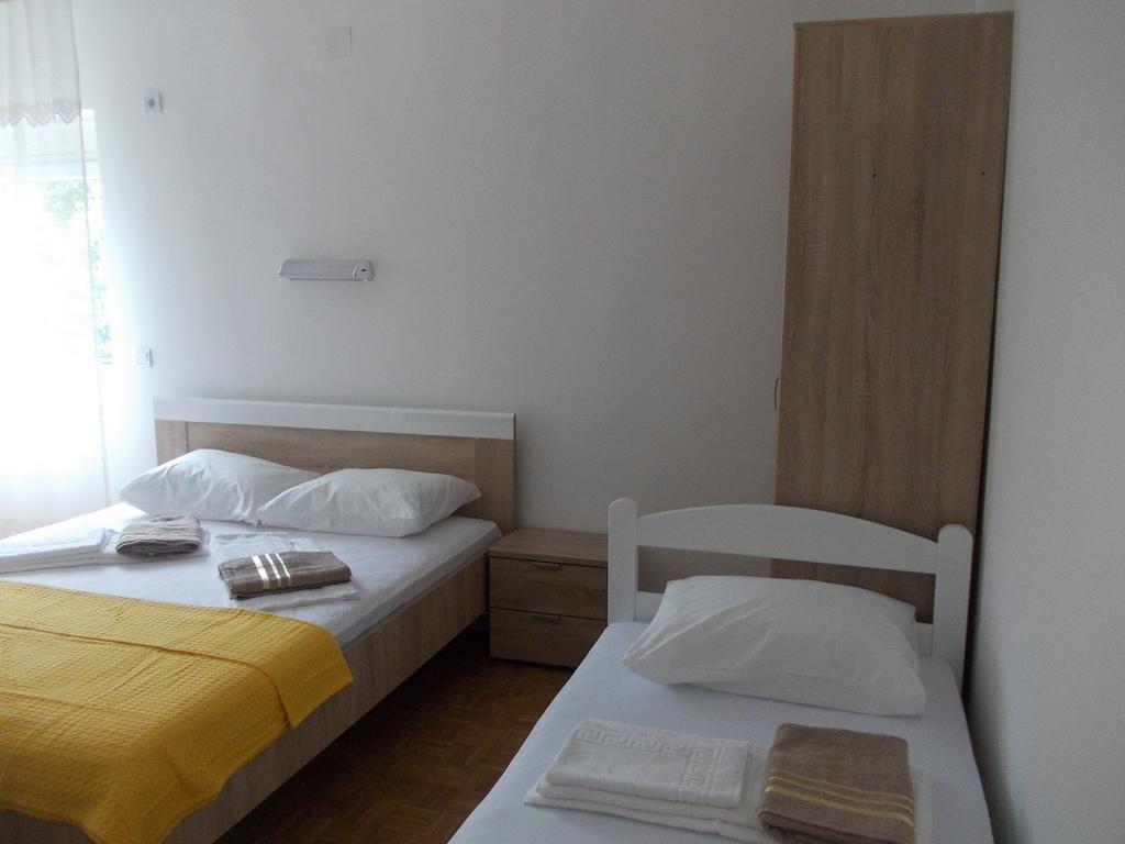 Apartments Idolga Бар Стая снимка