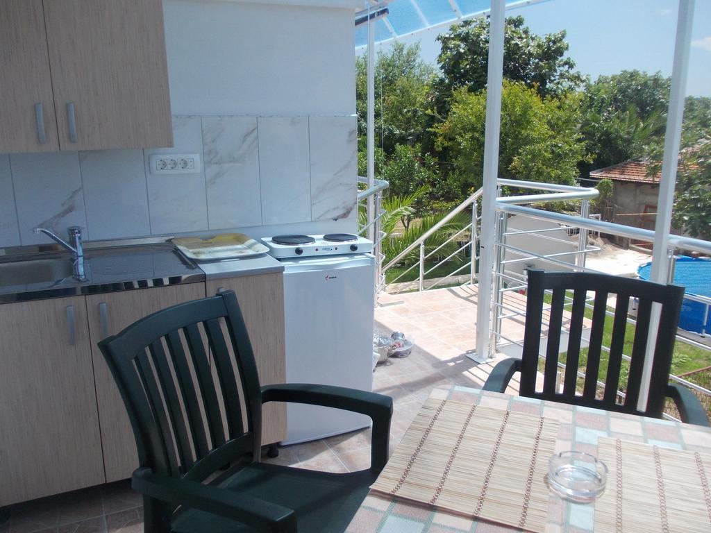 Apartments Idolga Бар Стая снимка