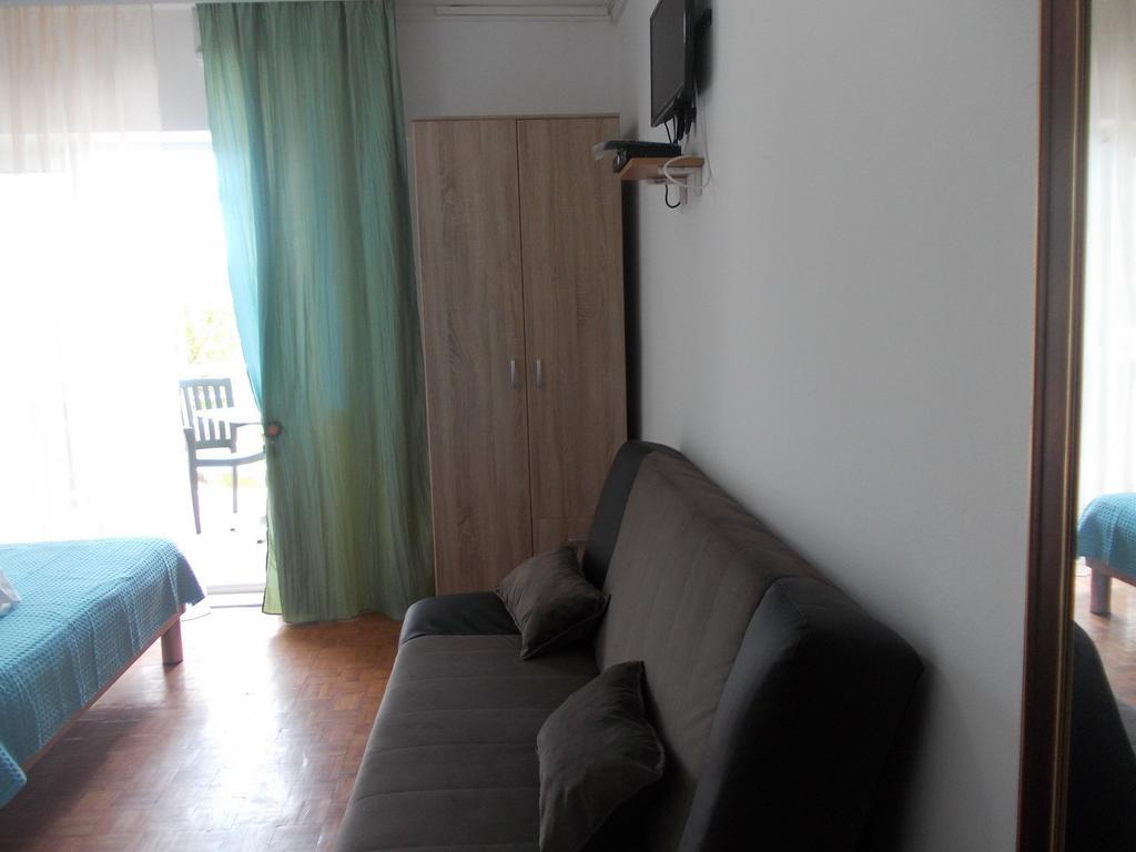 Apartments Idolga Бар Стая снимка