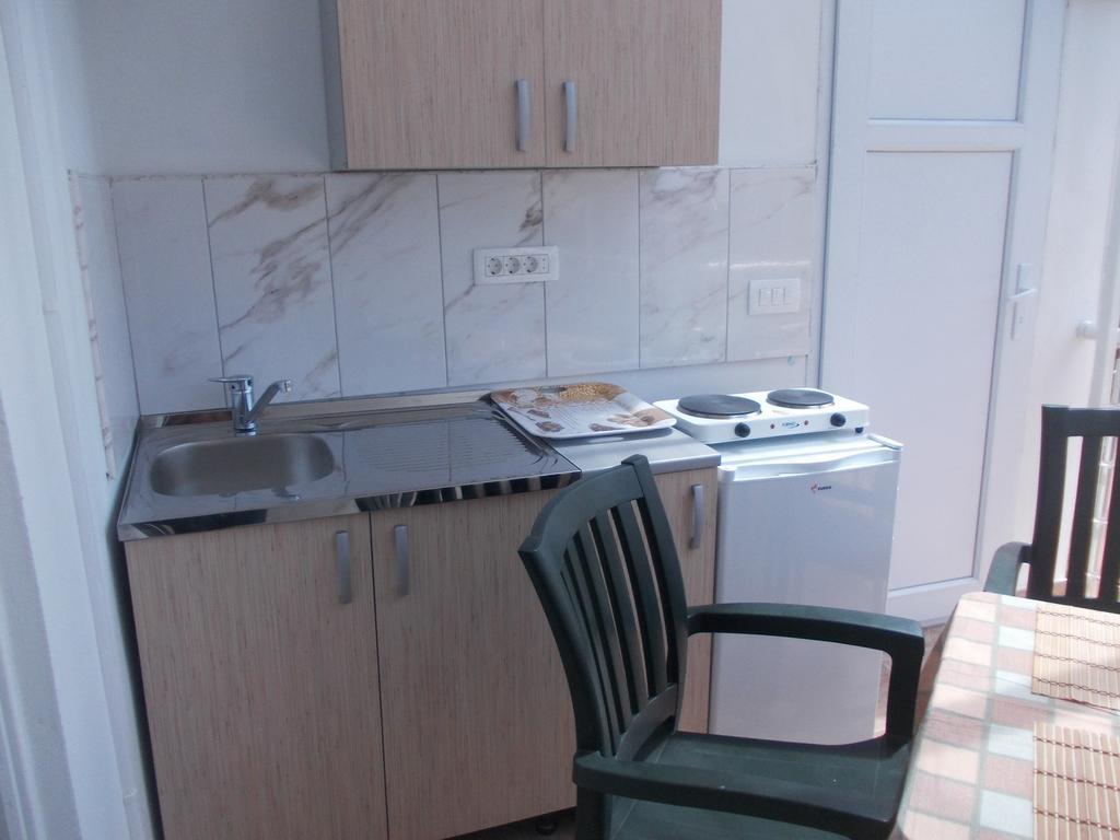Apartments Idolga Бар Стая снимка